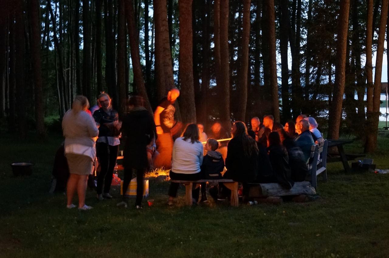 Muižnieki kempings Renda Bagian luar foto